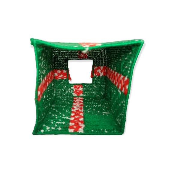Vintage Handmade Plastic Canvas  & Yarn Christmas Present Tissue Cover - Picture 6 of 8